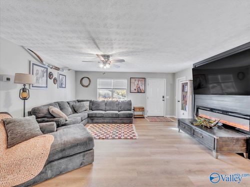 120 County Road 738, Cullman, AL, 35055-8996 | Card Image