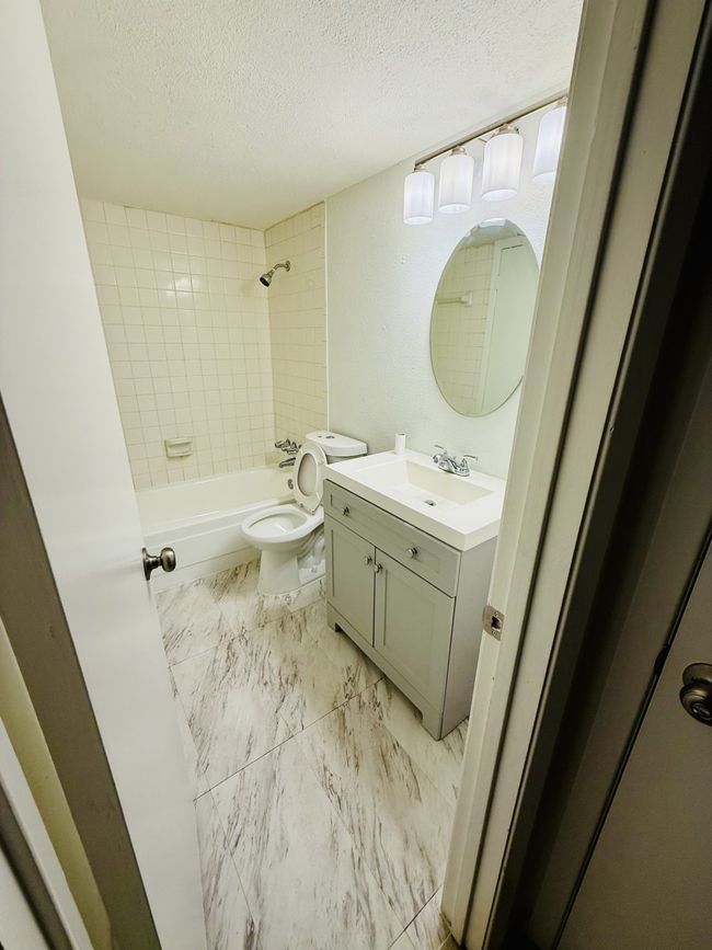 APT-108 - 919 S Weatherred Dr, Condo with 2 bedrooms, 2 bathrooms and null parking in Richardson TX | Image 13