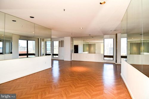 809-10 E Lee St, BALTIMORE, MD, 21202-6015 | Card Image