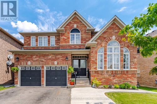 34 Nina Pl, Brampton, ON, L7A2E1 | Card Image