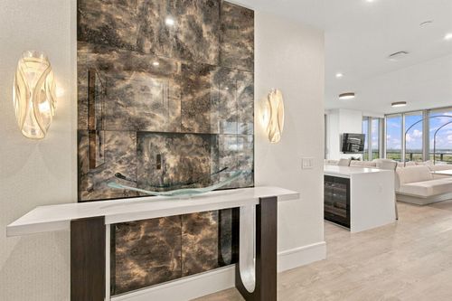 1423-220 Lake Shore Drive, West Palm Beach, FL, 33403 | Card Image