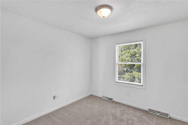 106 Cougar Ln, House other with 4 bedrooms, 3 bathrooms and 4 parking in Claridge PA | Image 18