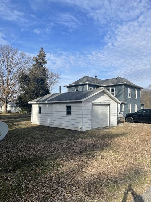 305 S West Ave, Woodland, IL, 60974 | Card Image