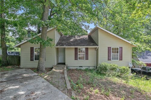 303 Whipple Tree Ln, Fayetteville, NC, 28314-1075 | Card Image