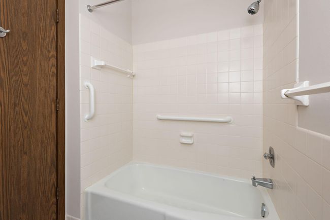 1021 Yuma Ln N, Townhouse with 2 bedrooms, 2 bathrooms and null parking in Plymouth MN | Image 20