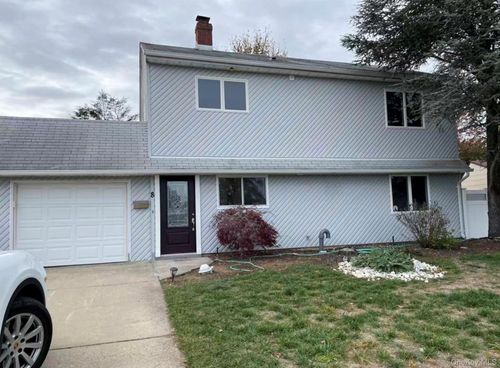 8 Harmony Ln, Westbury, NY, 11590-6517 | Card Image