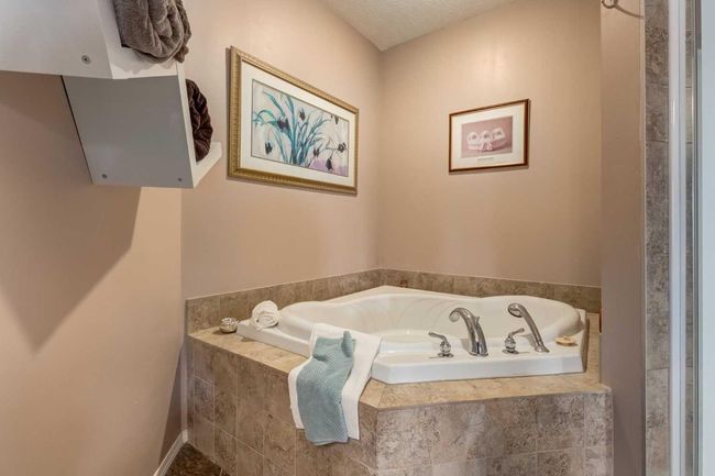 191 Sienna Park Drive Sw, House other with 4 bedrooms, 4 bathrooms and 4 parking in Calgary AB | Image 47