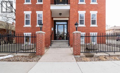 205-371 Aberdeen St Se, Medicine Hat, AB, T1A0R3 | Card Image