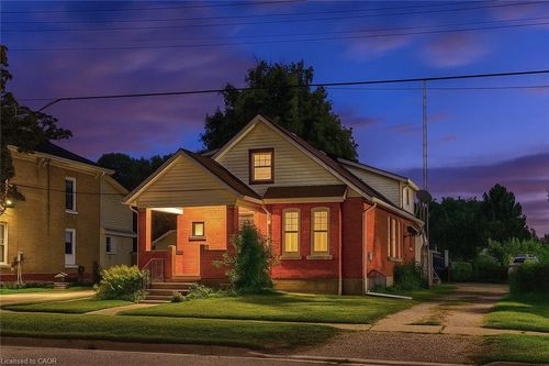 141 King St, Burford, ON, N0E1A0 | Card Image