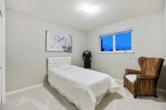 13705 Mount Mckenzie Drive Se, Home with 3 bedrooms, 2 bathrooms and 8 parking in Calgary AB | Image 36