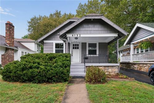 6132 Holmes St, Kansas City, MO, 64110-3352 | Card Image