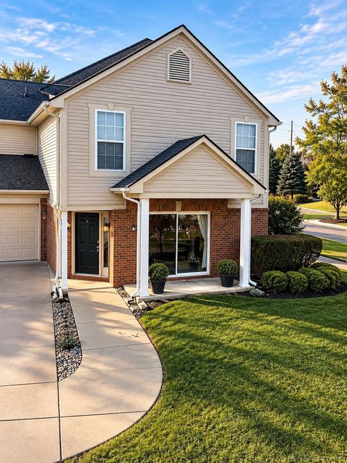 45795 Cagney Dr, Macomb, MI, 48044-6610 | Card Image