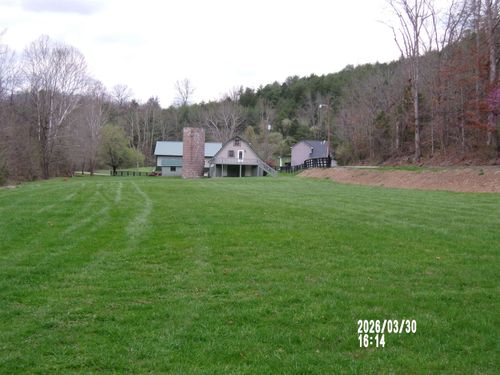327 Mudlick Branch Rd, Louisa, KY, 41230-7016 | Card Image