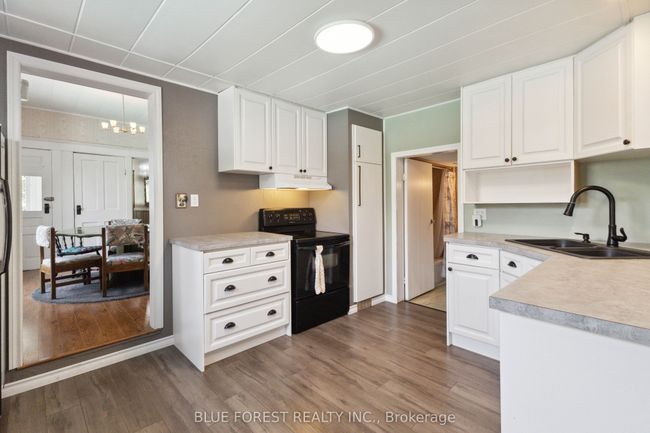 13 Victoria St, House other with 5 bedrooms, 3 bathrooms and 4 parking in Port Burwell ON | Image 14