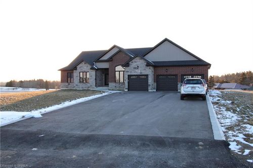 upper-25 Bowen Pl, Oakland, ON, N0E1R0 | Card Image