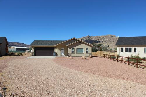 1015 S Canyon Ave, Big Water, UT, 84741-4169 | Card Image