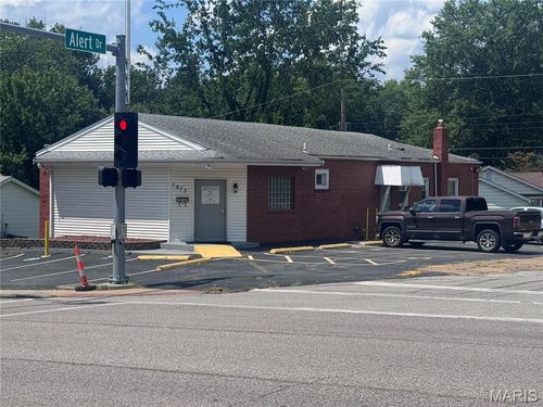 1917 N Hanley Rd, Saint Louis, MO, 63114-6313 | Card Image