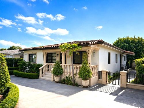 r-310 Nw 32nd Ct, Miami, FL, 33125-4115 | Card Image