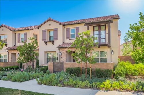 118 Newburry, Irvine, CA, 92618 | Card Image