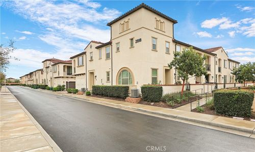 76-2818 E Berry Loop Privado, Ontario, CA, 91761-3011 | Card Image