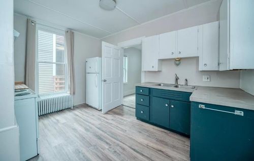 249 Main St, Tilton, NH, 03276-5141 | Card Image