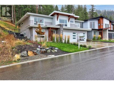 2126 Lupin Crt, House other with 6 bedrooms, 3 bathrooms and 3 parking in Kamloops BC | Image 3