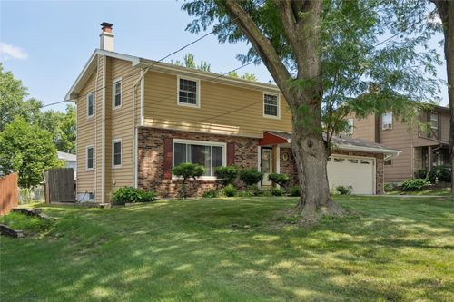 6427 Franklin Avenue, Windsor Heights, IA, 50324 | Card Image