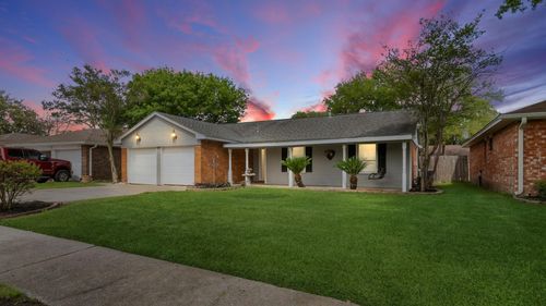 10111 Stonemont Rd, La Porte, TX, 77571-4088 | Card Image