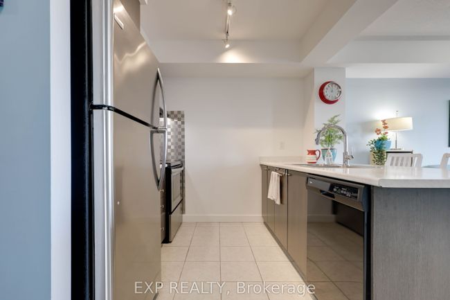 410 - 8 Trent Ave, Condo with 2 bedrooms, 1 bathrooms and 1 parking in Toronto ON | Image 5