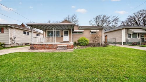 16504 Shelby Dr, Brook Park, OH, 44142-1973 | Card Image