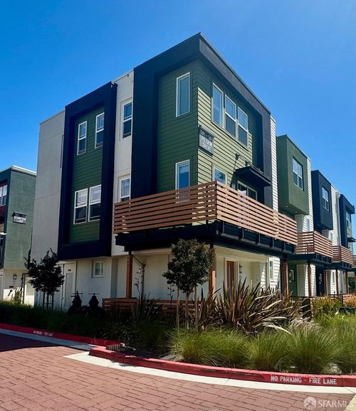 591 Pilgrim Dr, Foster City, CA, 94404-1211 | Card Image