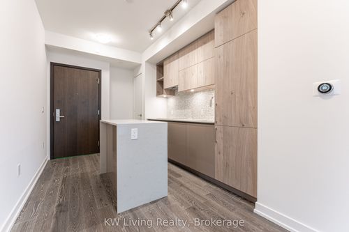 2307-1 Yorkville Ave, Toronto, ON, M4W0B1 | Card Image