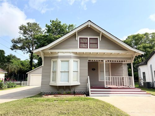 421 E Myrtle St, Angleton, TX, 77515-4706 | Card Image