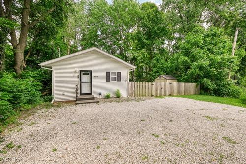 6418 Cherry Ln, Kent, OH, 44240-3010 | Card Image