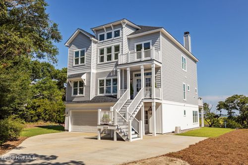 10530 Coast Guard Rd, Emerald Isle, NC, 28594-2112 | Card Image
