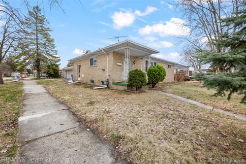 7638 Gulley Rd, Dearborn Heights, MI, 48127-3836 | Card Image