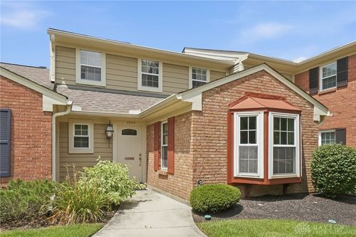 7704 John Hancock Ln, Dayton, OH, 45459-4013 | Card Image