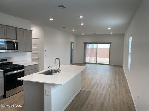 12165 E Morris Carson Dr, Vail, AZ, 85641-1170 | Card Image