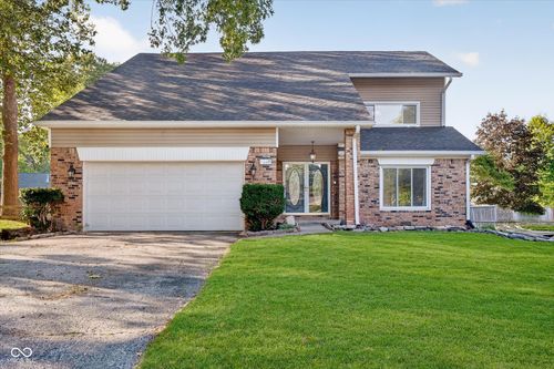 1607 Chestnut Ct, Noblesville, IN, 46062-9703 | Card Image