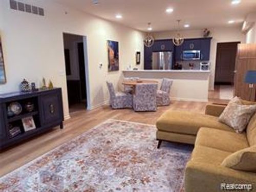 224 Jotham Ave, Auburn Hills, MI, 48326-3081 | Card Image