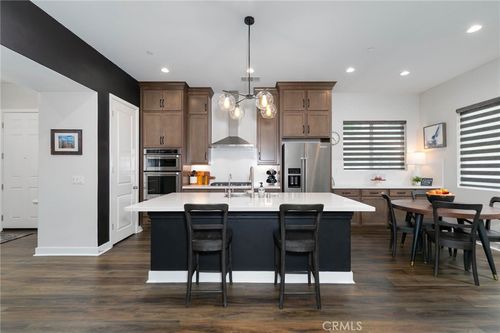 656 Daniel Freeman Cir, Inglewood, CA, 90301-4143 | Card Image