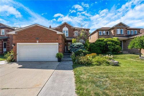 477 Burnett Ave, Cambridge, ON, N1T1L6 | Card Image
