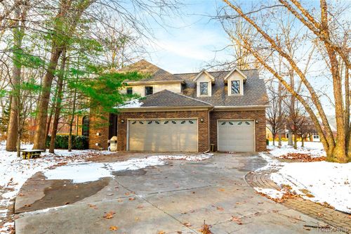 22015 Ember Ct, Grosse Ile, MI, 48138-3001 | Card Image