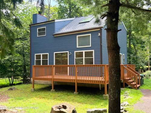 362 Somerset Dr, East Stroudsburg, PA, 18301-6996 | Card Image