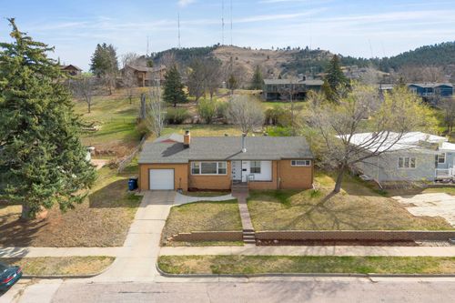 2028 Stirling St, Rapid City, SD, 57702-4204 | Card Image