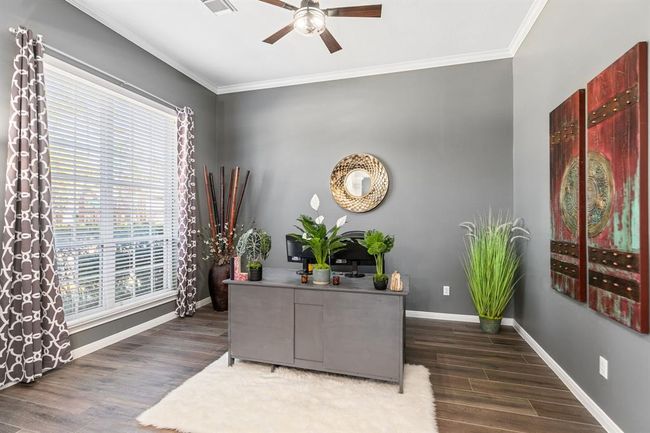 This study offers practical space for personal business matters and storage space. | Image 9