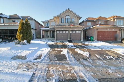 32 Deerglen Dr, Brampton, ON, L6R1M1 | Card Image