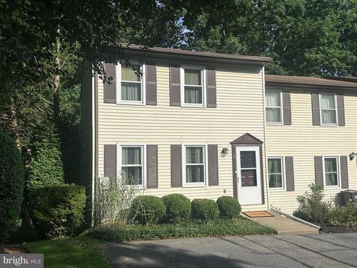 249 Oakwood Ave, State College, PA, 16803-1698 | Card Image