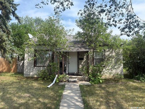 921 Argyle Street, House with 2 bedrooms, 1 bathrooms and null parking in Regina SK | Card Image