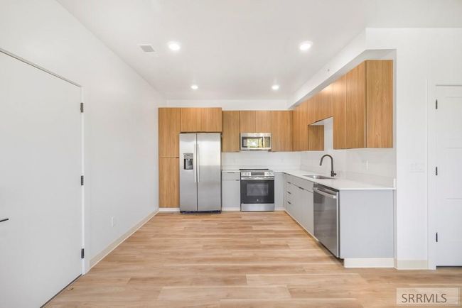 F201 - 201 E Ross Avenue, Condo with 2 bedrooms, 2 bathrooms and null parking in Driggs ID | Image 5